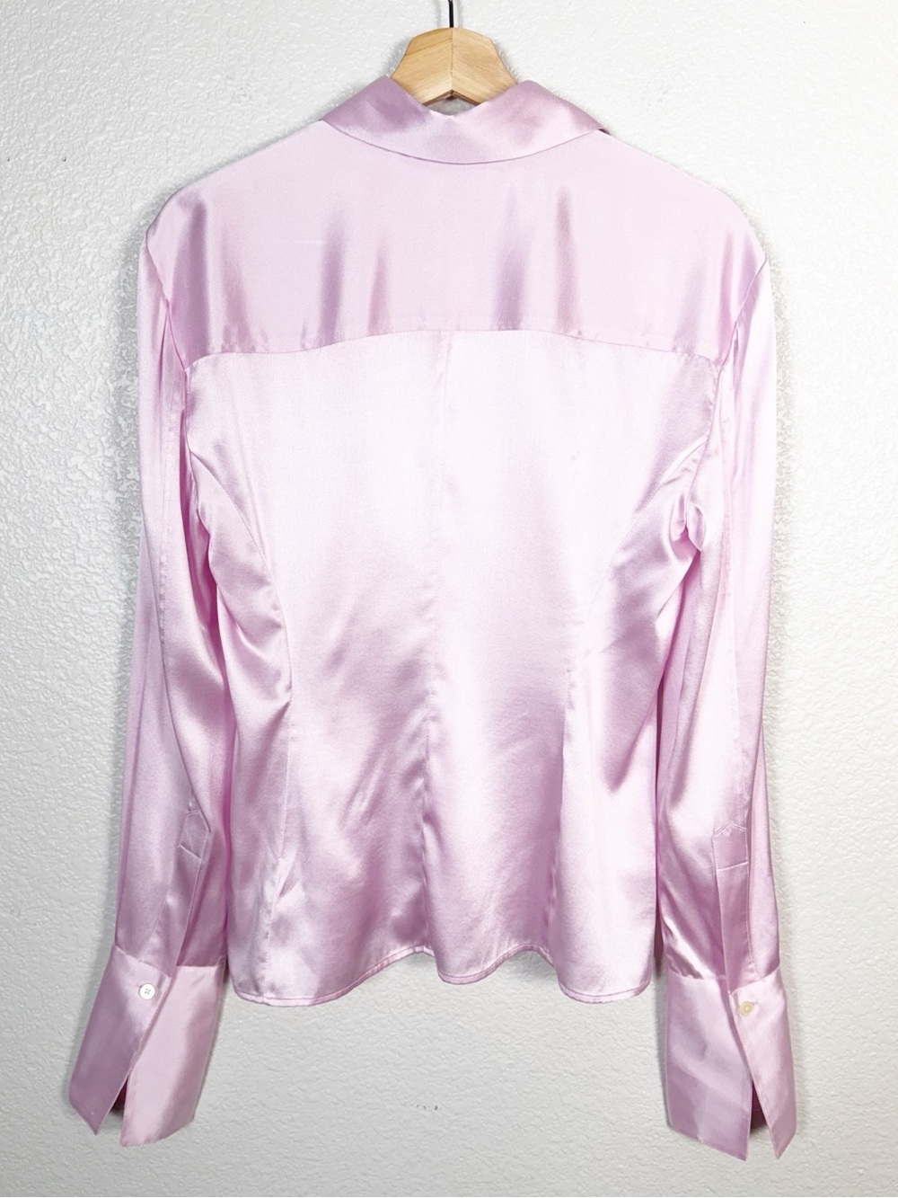Helsa The Silk Charmeuse Button Down Shirt Womens Size Medium in Cherry Blossom - Picture 8 of 16